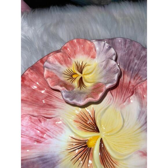 Garden Collection Pink Chip & Dip Flower Plate - Picture 2 of 3